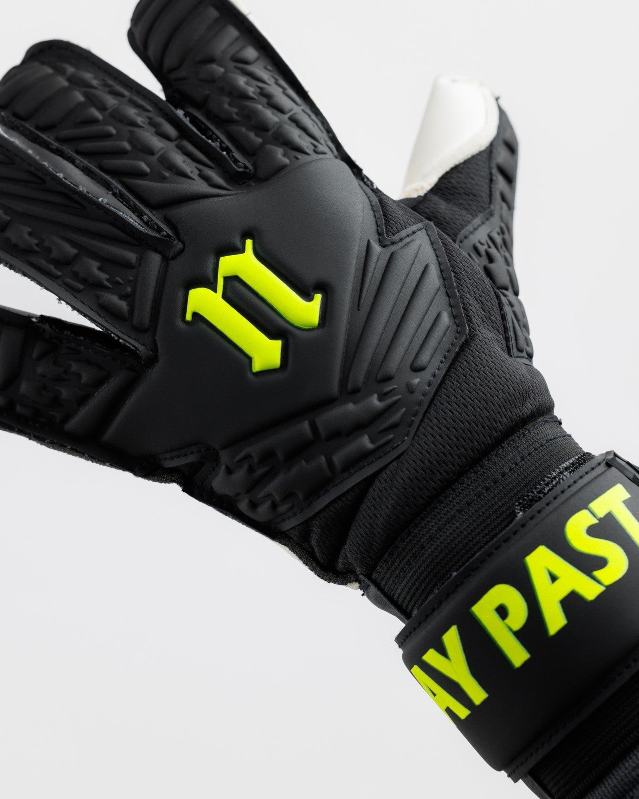 Classic Junior Goalkeeper Gloves